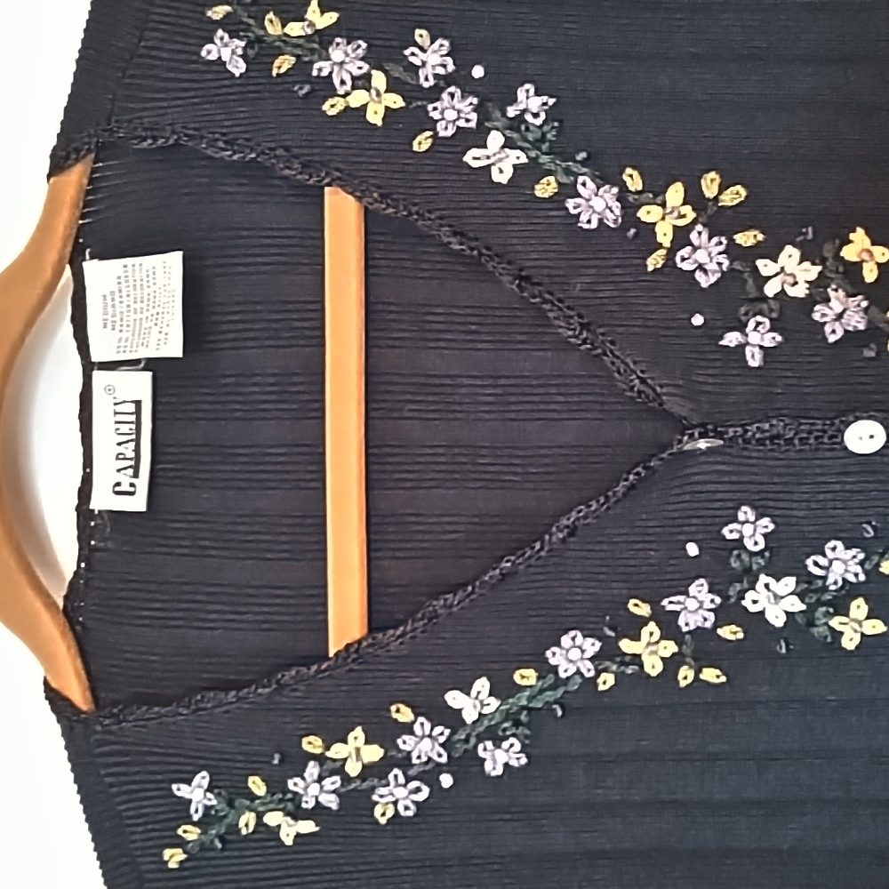 Women's Short Sleeve Cardigan, crochet trim, embroidered, Size Medium